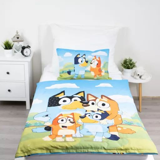 Bluey Happy Family gyerek, ovis ágyneműhuzat 100×135cm, 40×60cm