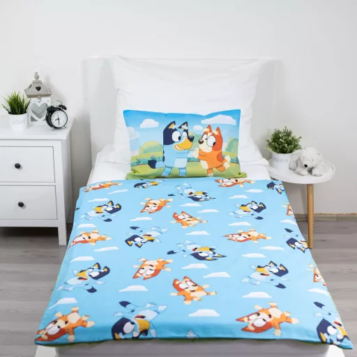 Bluey Happy Family gyerek, ovis ágyneműhuzat 100×135cm, 40×60cm